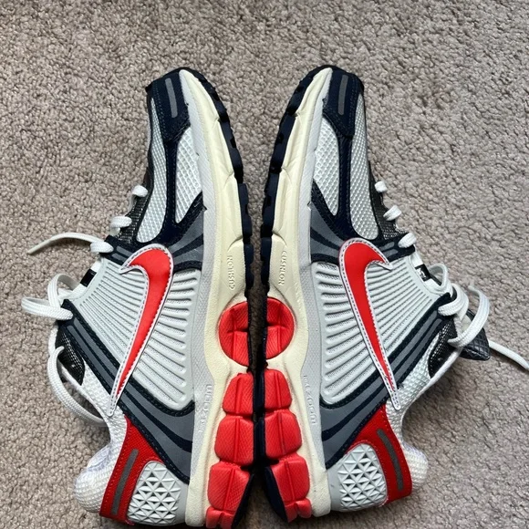 Nike Air Zoom Vomero 5 size 9.5 - Picture 2 of 5